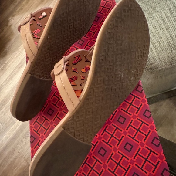 Tory Burch, seashell pink Miller sandals - Picture 5 of 7